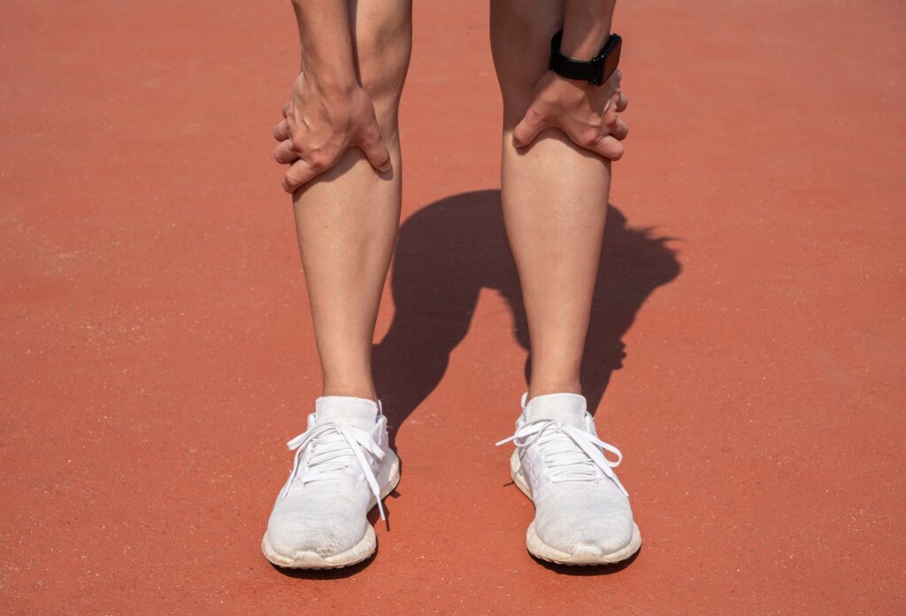 7 Causes of Lower Leg Pain When Walking and How To Tell
